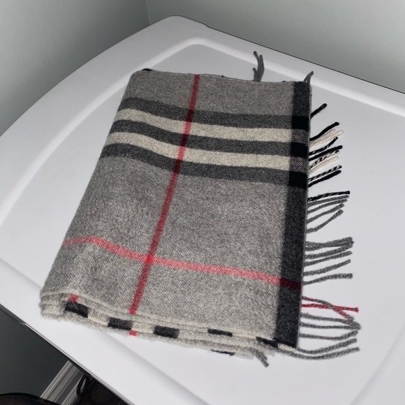 Burberry Scarf - Picture 1 of 3